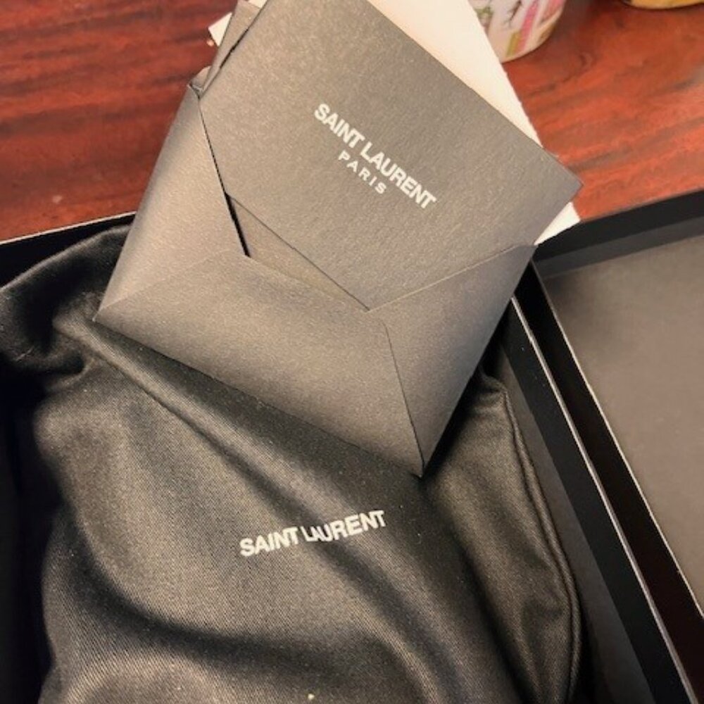 AUTHENTIC YSL WALLET - Picture 14 of 15